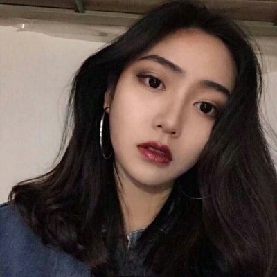 两对夫妇在野外帐篷交换